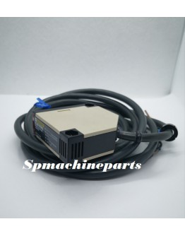 Omron E3JK-5DM2 Photoelectric Sensor