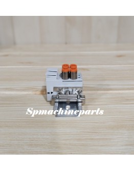 SMC VV5Q17-01C-D-00T MFLD, N/Plug Valve