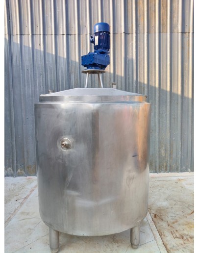 Stainless Steel Mixing Tank with a top-mounted 3 HP Gear motor